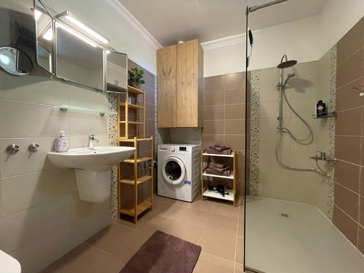 Appartement Mezzanine เฮวิซ ภายนอก รูปภาพ