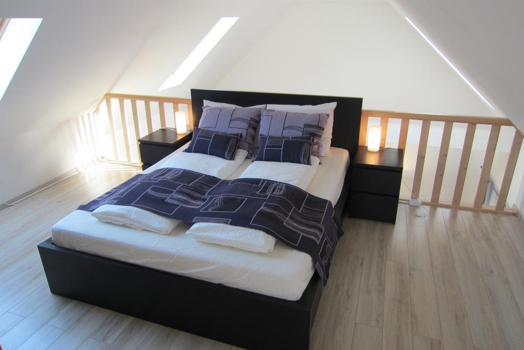 Appartement Mezzanine เฮวิซ ภายนอก รูปภาพ